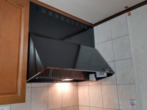 新潟キッチン取付け隊　シロッコファンフードの取替　施工後 